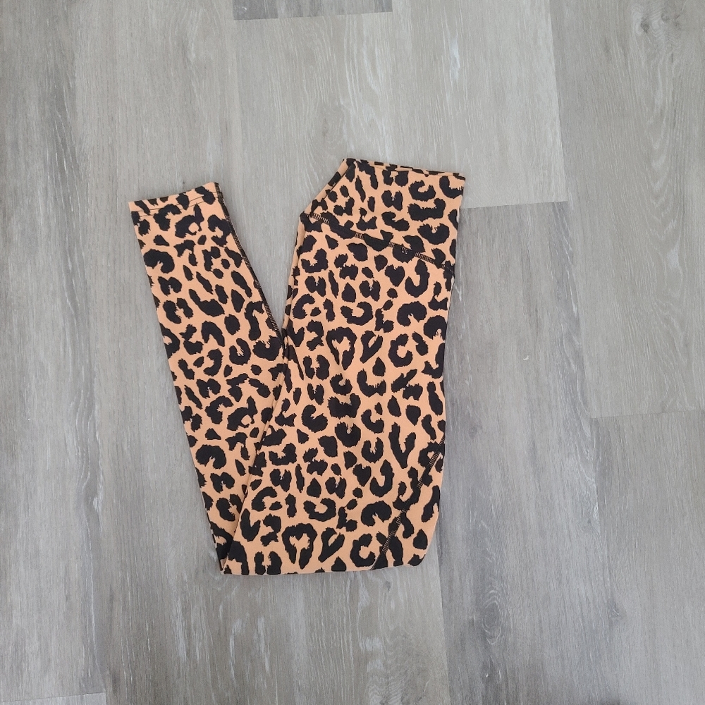 Like new king cheetah pant